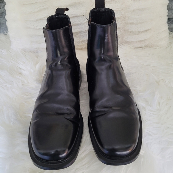 Prada Men's "2T 0796 Black Leather Chelsea Boots Made in Italy, US Size 6. - Picture 8 of 8